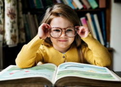 Астраханцам объяснили, как направить маткапитал на образование ребенка