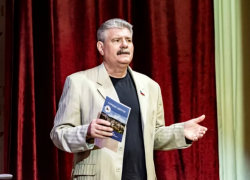 Астраханский писатель Юрий Щербаков удостоен Большой литературной премии России