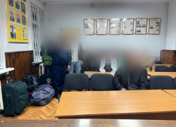 В Астраханской области с поезда сняли пассажиров: кого и за что