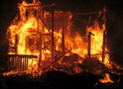 Под Астраханью сгорел жилой дом, погиб 74-летний пенсионер