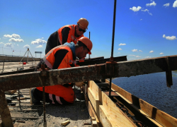 Астраханские дорожники начали ремонт 14 мостов