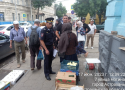 В Астрахани на Больших Исадах нашли скопления отходов торговли