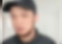 Под Астраханью возле школы ходил мужчина с пистолетом