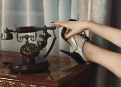 Небритый мужчина с женским голосом «развел» любителя интим-услуг на деньги