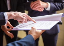 Астраханским чиновникам разрешили брать взятки во время ЧС 