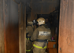 В спальном районе города от пожара пострадало две квартиры 