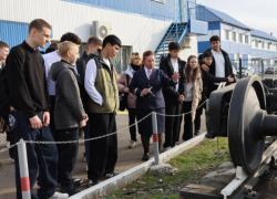 Астраханские старшеклассники познакомились с самыми востребованными железнодорожными профессиями