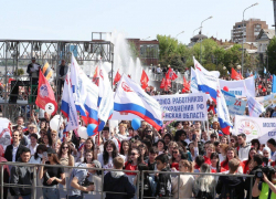 Первомайское шествие объединило 12 тысяч астраханцев