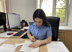 В Астрахани сотрудники общепита получили зарплату благодаря приставам 