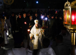 Благодатный огонь прибыл в Астраханскую область