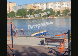 Астраханцы, перевернувшиеся на катамаране, рассказали о своём состоянии 