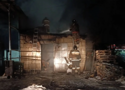 В Астраханской области на пожаре погибла женщина и пострадал мужчина