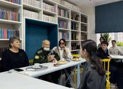 Ветеран Великой Отечественной войны рассказал о подвигах астраханским детям