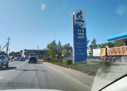 На астраханские заправки вернулся бензин с новыми ценами