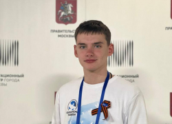 Волонтер из Астрахани помогал в подготовке столичного парада Победы 