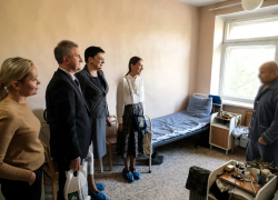 Депутаты Думы Астраханской области навестили раненых бойцов в Ахтубинском госпитале