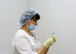 Астраханские поликлиники будут работать на выходных из-за бушующего гриппа