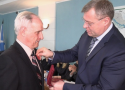 Игорь Бабушкин вручил госнаграды авиаспециалистам из Ахтубинска