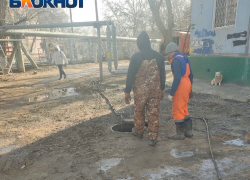 Лауреатам конкурса «Лучший дом. Лучший двор» очистили канализационный люк 