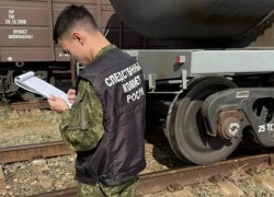 Под Астраханью ремонтника железной дороги насмерть зажало между вагонами