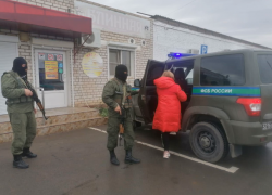 Астраханское УФСБ задержало женщин, помогавших иностранцам незаконно получать РВП