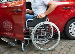 43 астраханца с инвалидностью получили компенсацию стоимости полиса ОСАГО
