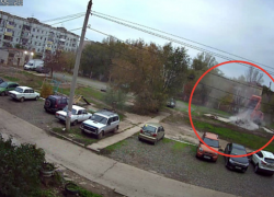 В Астраханской области обнаружена свалка стройматериалов вблизи многоквартирных домов