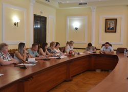 Трехсторонняя комиссия обсудила реализацию молодежной политики в Астрахани