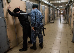В астраханской исправительной колонии осуждённый напал на сотрудника и избил его