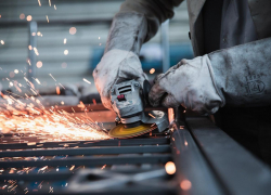 Сдали на металл: начальник астраханской колонии пойдет под суд за кражу в крупном размере