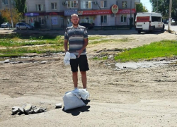 Астраханские водители маршруток освоили профессию дорожников