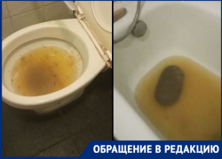 В Советском районе Астрахани канализационные нечистоты текут в квартиры жителей