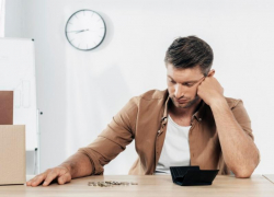 43% опрошенных астраханцев никогда не получали премий