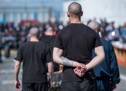 В Астраханском СИЗО арестанты вербуют людей, принуждая вступить в «АУЕ»