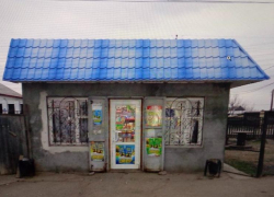 Астраханка вынесла из магазина банку с пожертвованиями