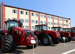 Астраханские фермеры могут пересесть на белорусские трактора