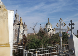 В Астрахани предложили благоустроить кладбище на Софьи Перовской