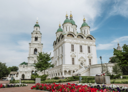 Астраханцам на день рождения города подарят шалфей и лаванду