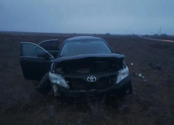 По дороге в Астрахань опрокинулся автомобиль: погибла пенсионерка