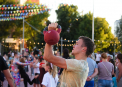 Игорь Мартынов поздравил астраханцев с Днем физкультурника