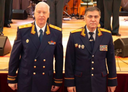 Бабушкин поздравил сотрудников Следственного комитета с праздником