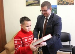 Мальчик из Мордовии получил необычный и редкий подарок из Астраханской области