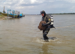 Водолазы и спасатели готовят астраханские пляжи к купальному сезону