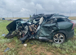 От машины мало, что осталось: в Астраханской области произошло смертельное ДТП