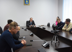 В парке Астрахани поставили 370 фонарей, но ни один не работает