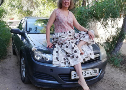 50-летнюю астраханку, искавшую мужа, одолели молодые поклонники