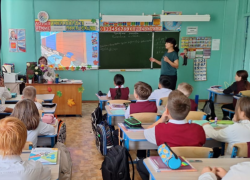 Школьникам в Астраханской области напомнили о правилах безопасности на железной дороге