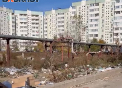 Астраханцы с микрорайона Бабаевского уже 4 года ходят по захламленной территории