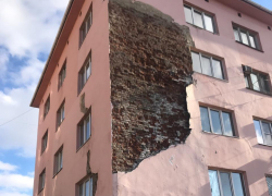 Домом, где обрушилась штукатурка, занялась прокуратура