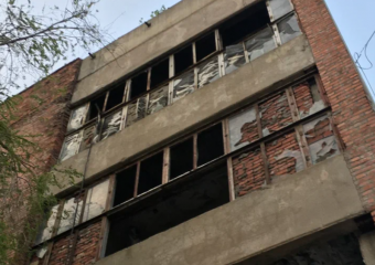 В Астраханской области сирота получила непригодную для жизни квартиру